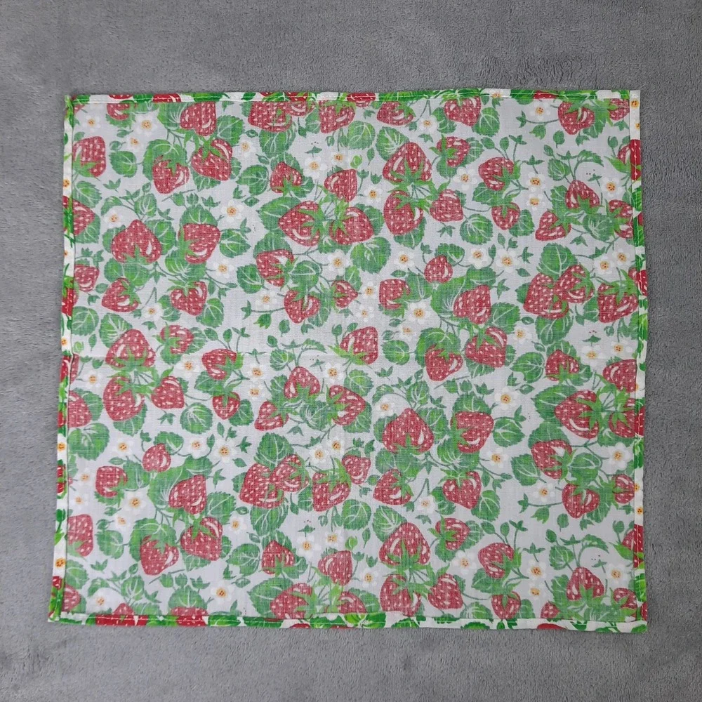VTG Handmade Cloth Napkins Strawberry Flowers Cotton Set of 4 Cottagecore 13x12